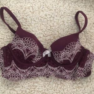 Corset bra, excellent quality just bad lighting